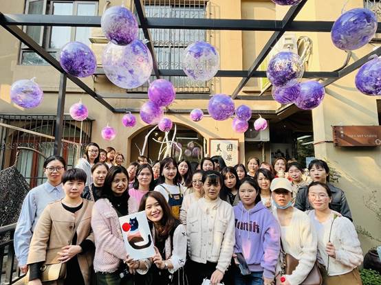 巧手創造 綻放芳華—湖南發展養老組織女員工開展婦女節慶?；顒? title=